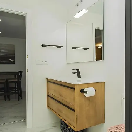 Apartment Sea Breeze *
